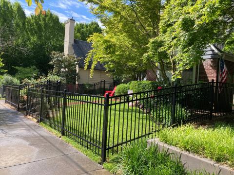 Betafence-US-TruView-backyard-slope